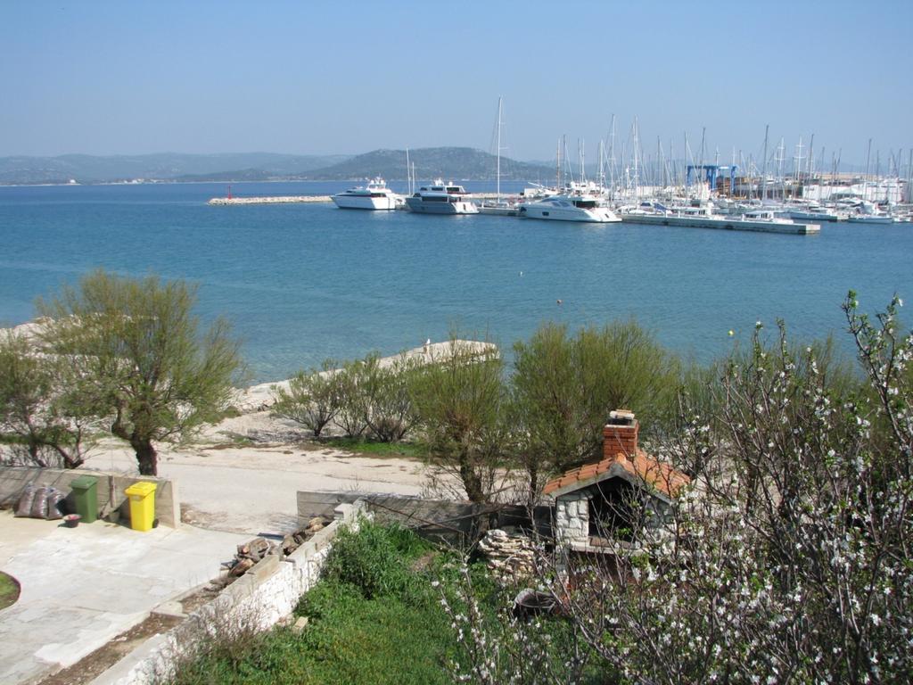 Butterfly Holiday Home Tonkica Betina  Exterior photo