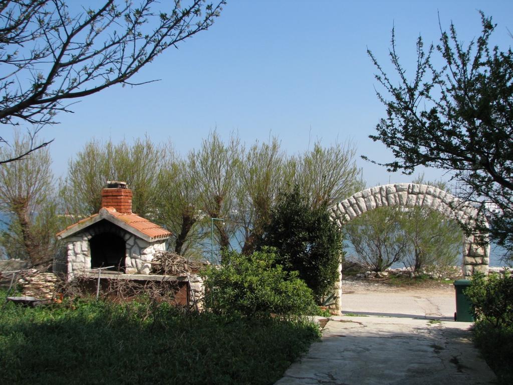Butterfly Holiday Home Tonkica Betina  Exterior photo